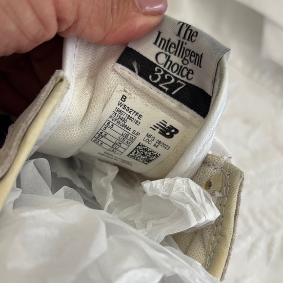 New Balance 327 Beige and Black Sneakers - Picture 4 of 4